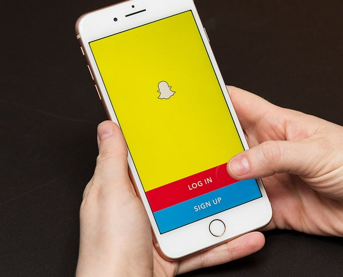 How can I access my AI on Snapchat? (2023)